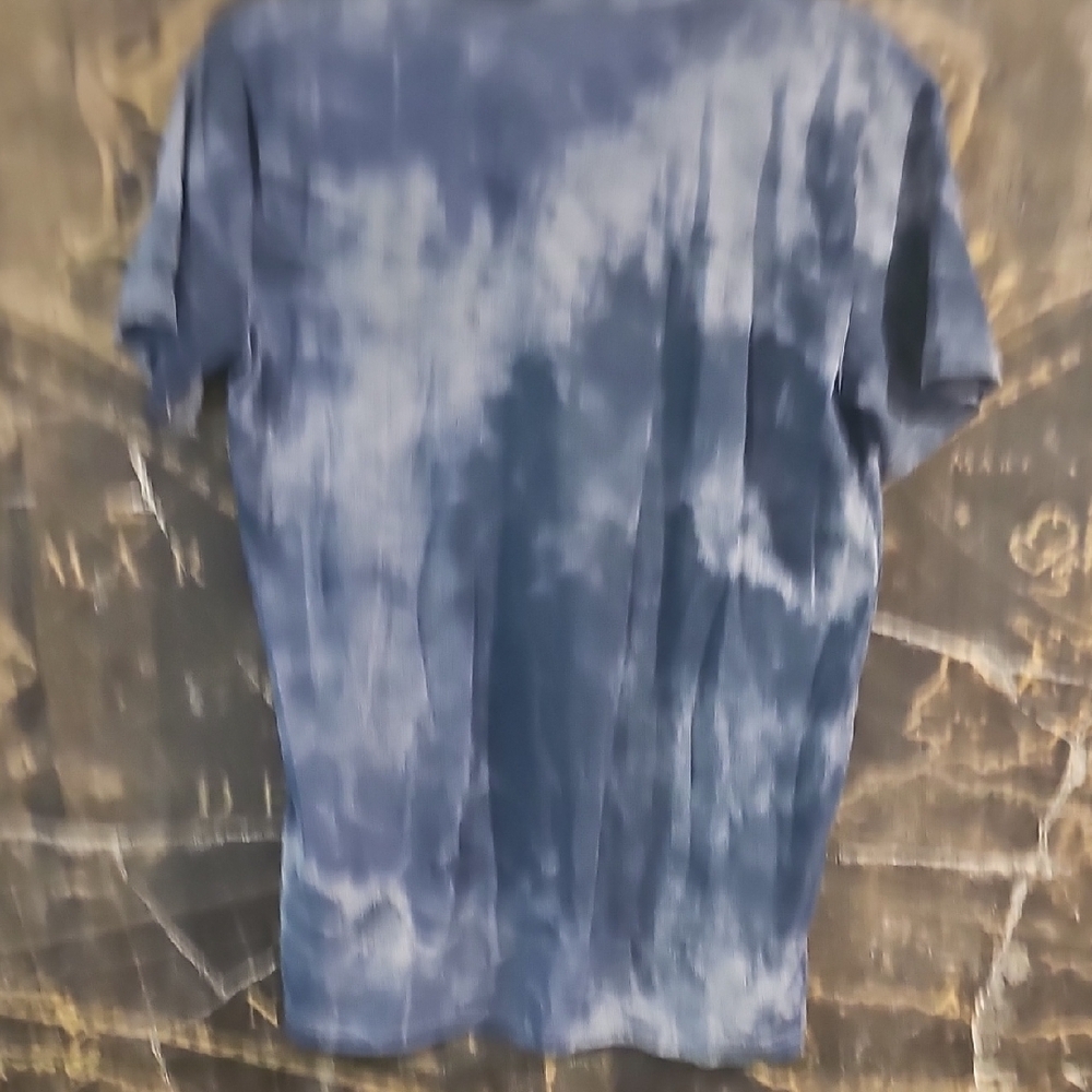 Adidas Blue and Red Short Sleeve Tee with Distinctive Logo - Picture 4 of 4